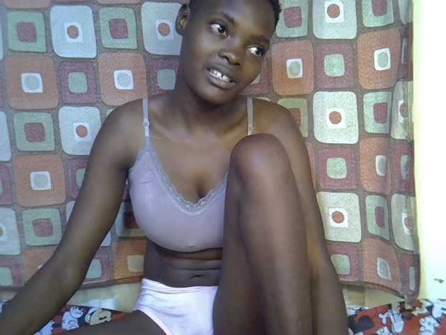 Slender-kerry live cam on BongaCams