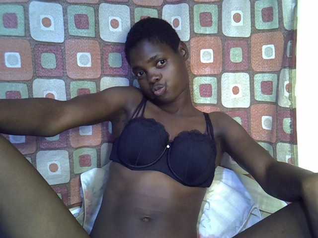 Slender-kerry live cam on BongaCams