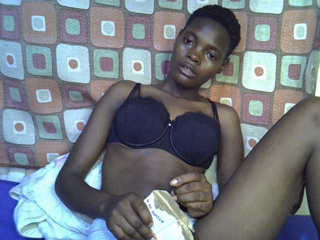 Slender-kerry live cam on BongaCams