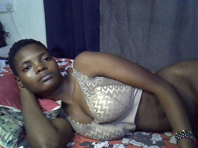 Slender-kerry live cam on BongaCams