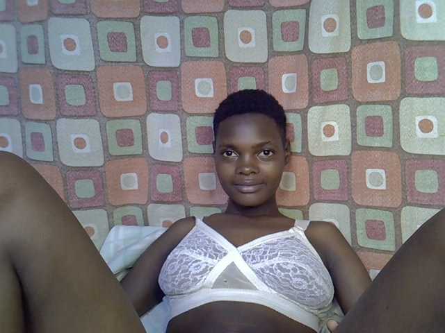 Slender-kerry live cam on BongaCams