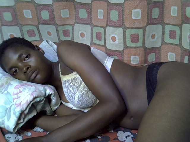 Slender-kerry live cam on BongaCams
