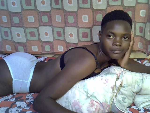 Slender-kerry live cam on BongaCams