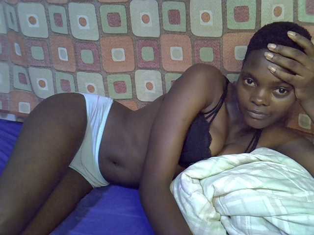 Slender-kerry live cam on BongaCams