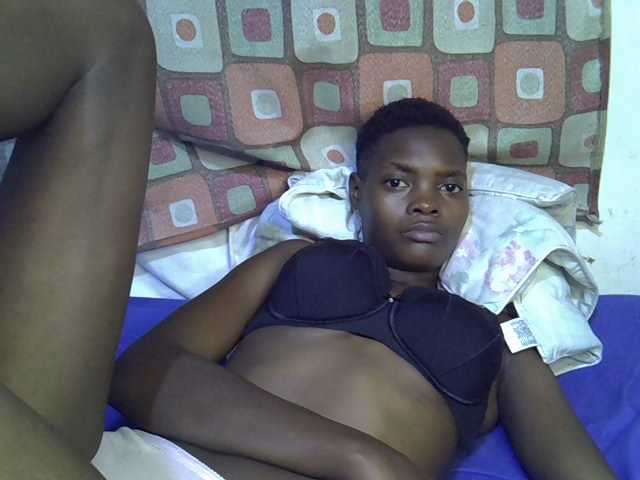Slender-kerry live cam on BongaCams