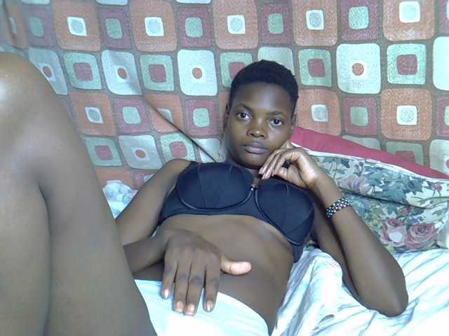 Slender-kerry live cam on BongaCams