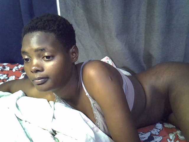 Slender-kerry live cam on BongaCams