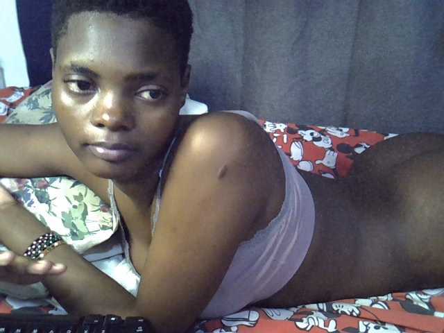 Slender-kerry live cam on BongaCams