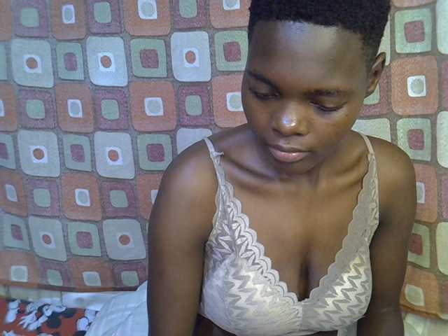 Slender-kerry live cam on BongaCams