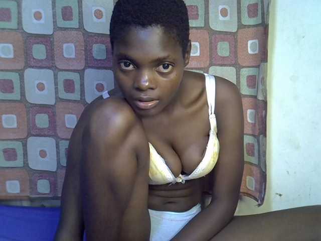 Slender-kerry live cam on BongaCams