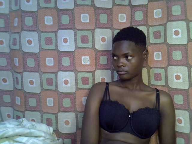 Slender-kerry live cam on BongaCams