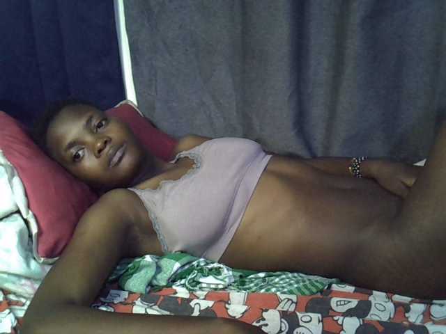 Slender-kerry live cam on BongaCams