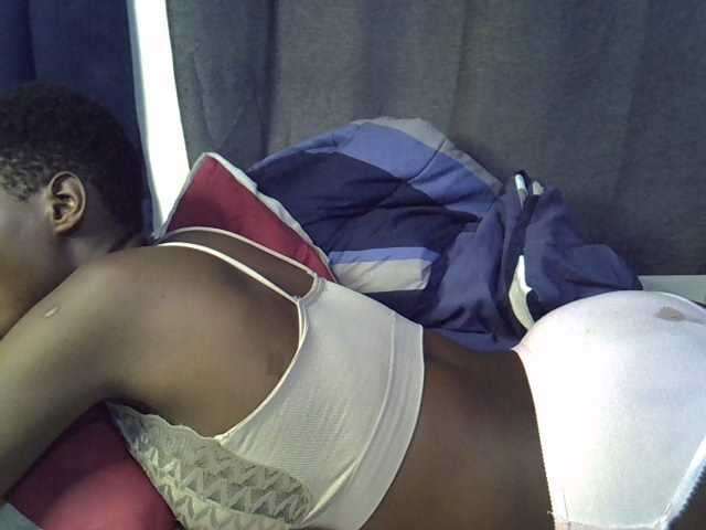 Slender-kerry live cam on BongaCams