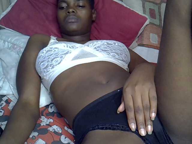 Slender-kerry live cam on BongaCams