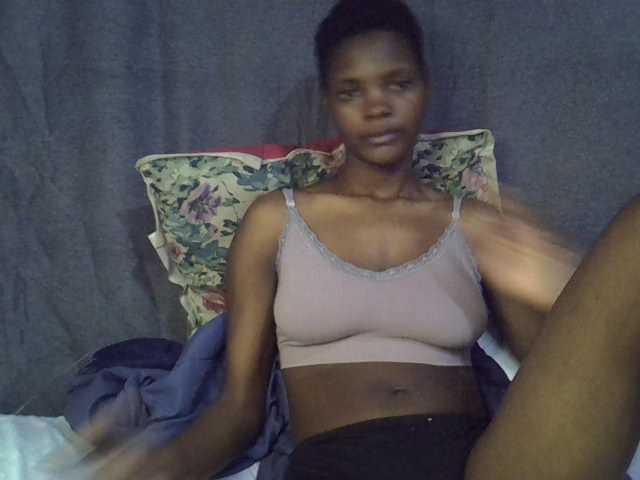 Slender-kerry live cam on BongaCams