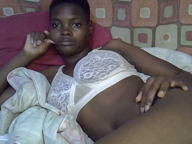 Slender-kerry live cam on BongaCams