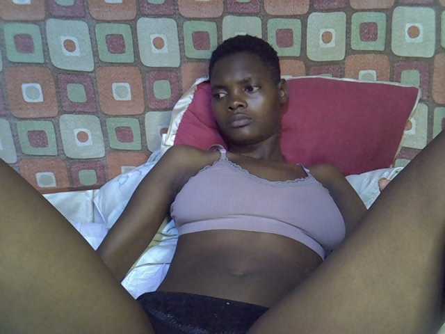 Slender-kerry live cam on BongaCams