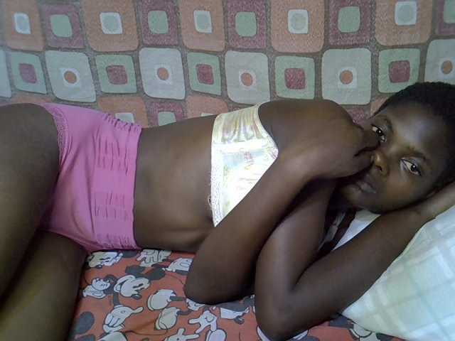 Slender-kerry live cam on BongaCams