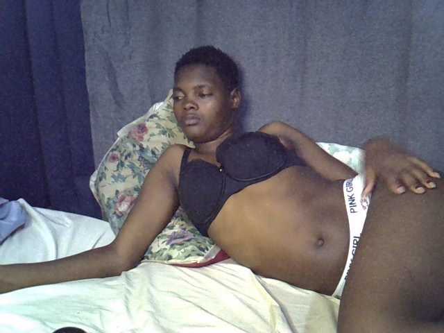 Slender-kerry live cam on BongaCams