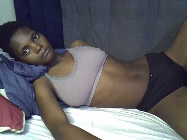Slender-kerry live cam on BongaCams