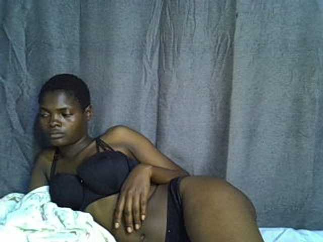 Slender-kerry live cam on BongaCams