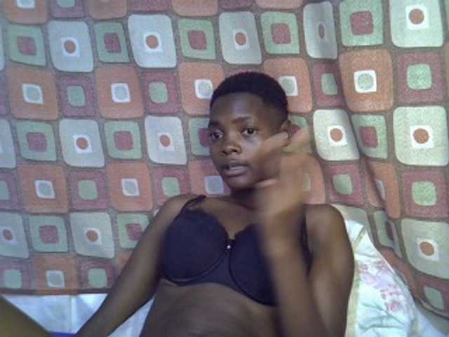 Slender-kerry live cam on BongaCams