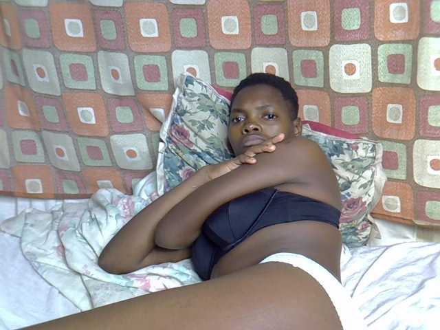 Slender-kerry live cam on BongaCams