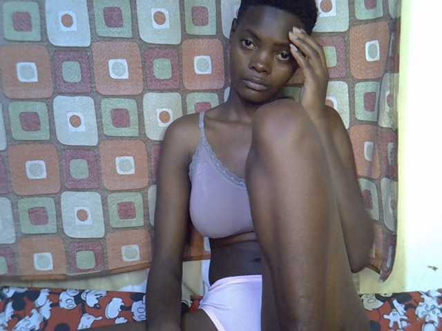 Slender-kerry live cam on BongaCams