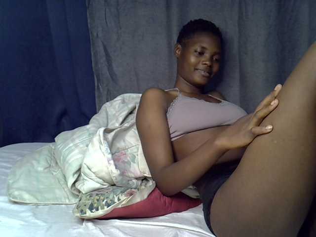 Slender-kerry live cam on BongaCams