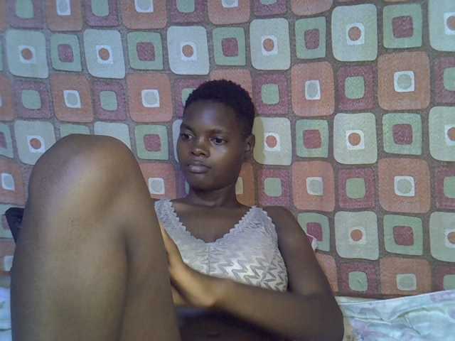 Slender-kerry live cam on BongaCams