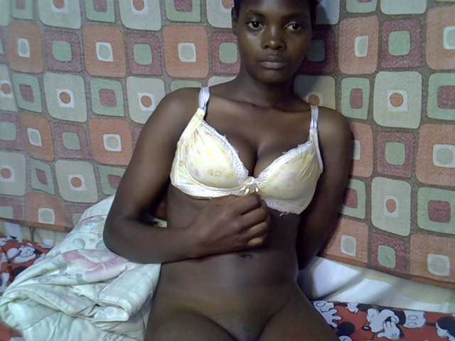 Slender-kerry live cam on BongaCams
