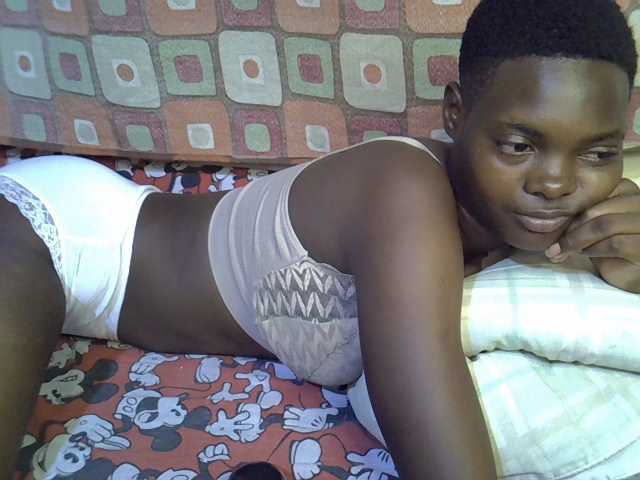 Slender-kerry live cam on BongaCams