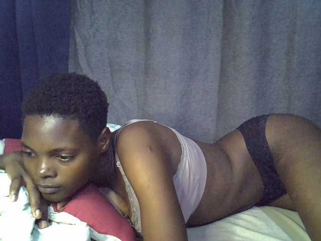 Slender-kerry live cam on BongaCams