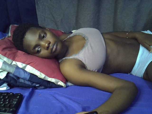Slender-kerry live cam on BongaCams