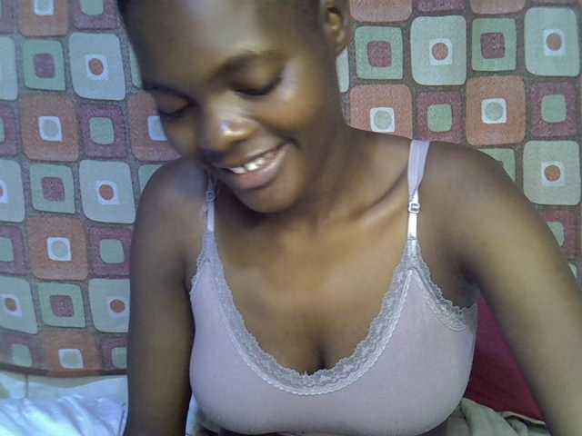 Slender-kerry live cam on BongaCams