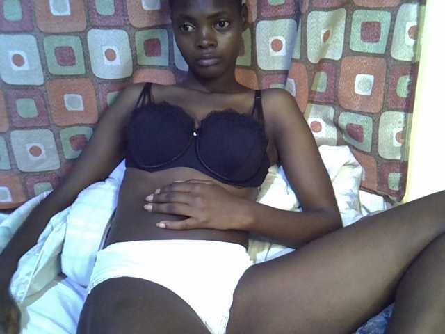 Slender-kerry live cam on BongaCams