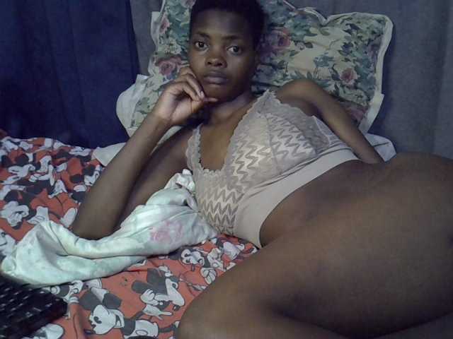 Slender-kerry live cam on BongaCams
