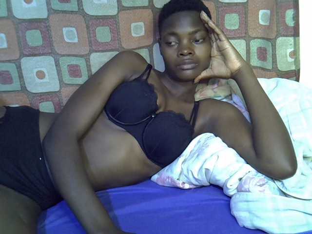 Slender-kerry live cam on BongaCams