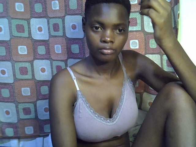 Slender-kerry live cam on BongaCams
