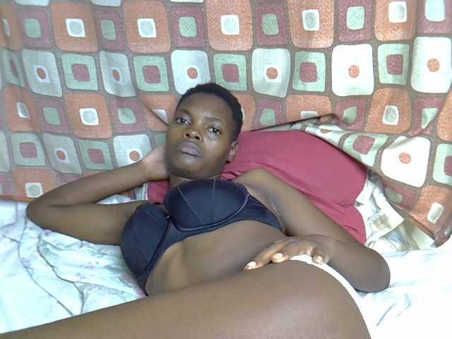 Slender-kerry live cam on BongaCams