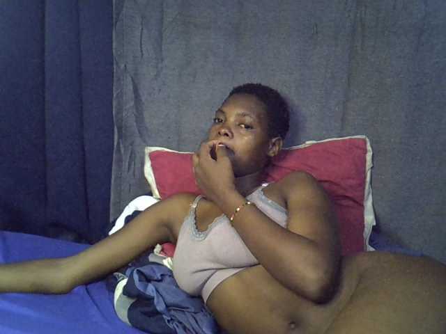 Slender-kerry live cam on BongaCams
