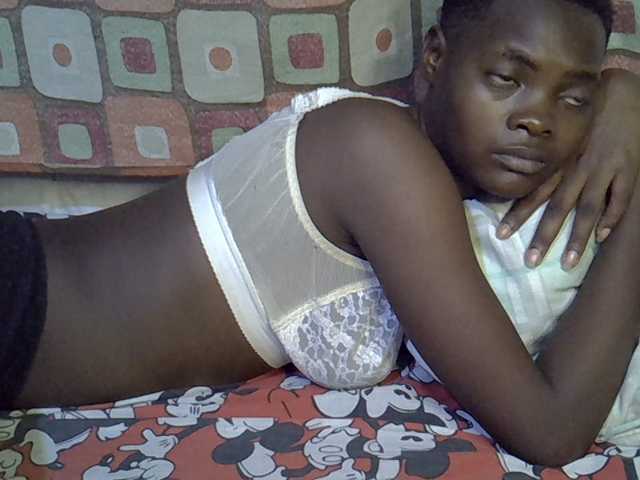 Slender-kerry live cam on BongaCams