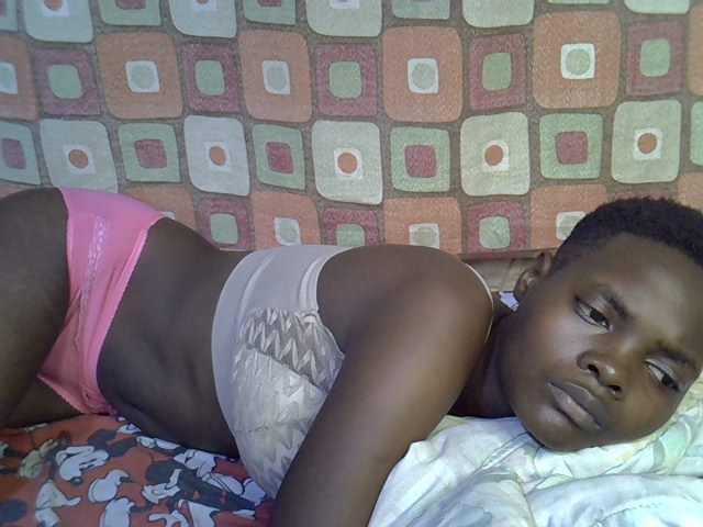 Slender-kerry live cam on BongaCams