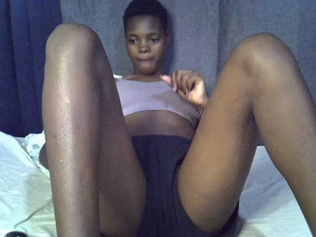 Slender-kerry live cam on BongaCams