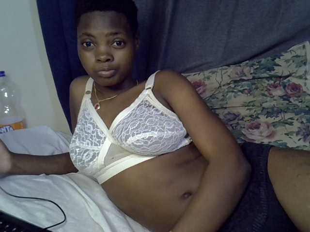 Slender-kerry live cam on BongaCams
