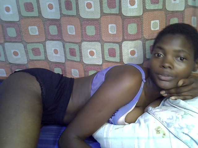 Slender-kerry live cam on BongaCams