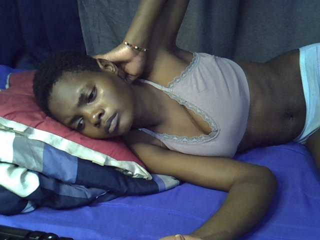 Slender-kerry live cam on BongaCams
