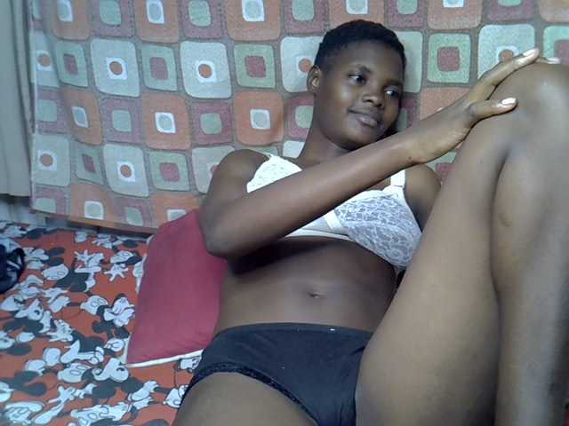 Slender-kerry live cam on BongaCams