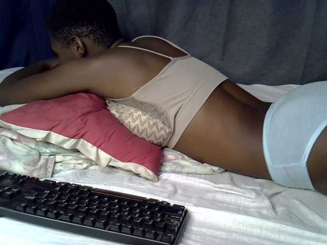 Slender-kerry live cam on BongaCams