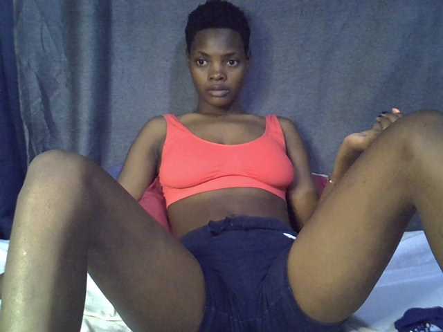 Slender-kerry live cam on BongaCams